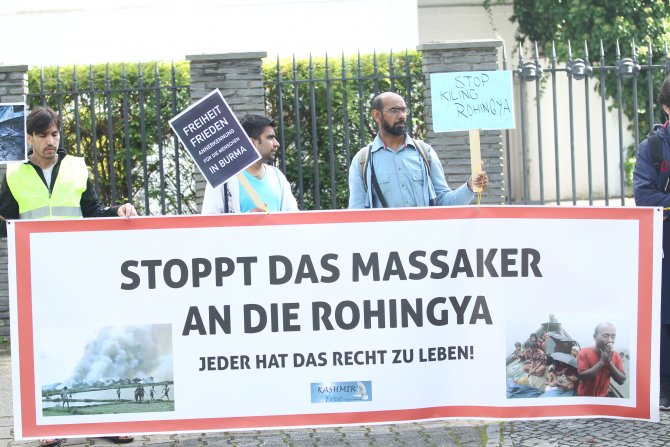 Almanya'da Arakan protestosu