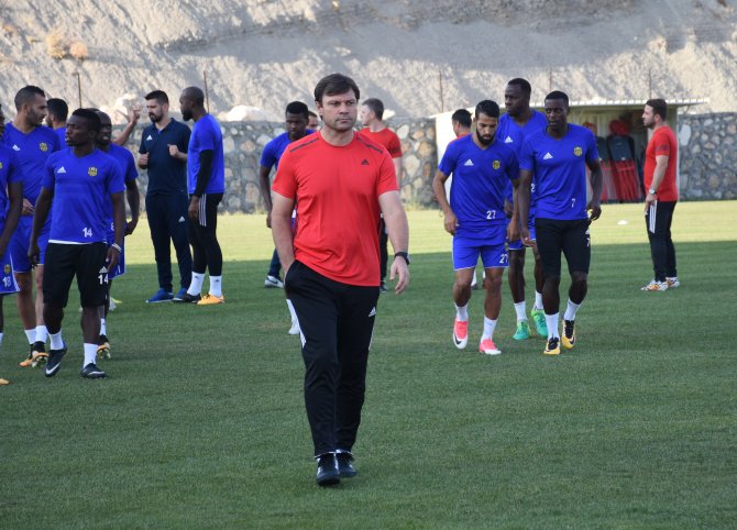 "Hakem hatalarıyla puan kaybettik"