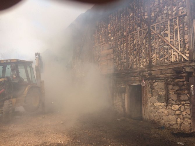 Doğanşar'da yangın