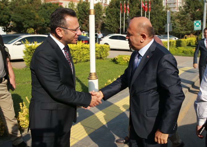 Başbakan Yardımcısı Işık, tapu dağıtım törenine katıldı