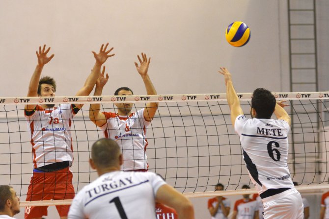 Voleybol: Efeler Ligi