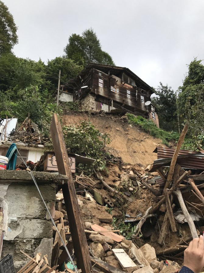 Rize'deki şiddetli yağış