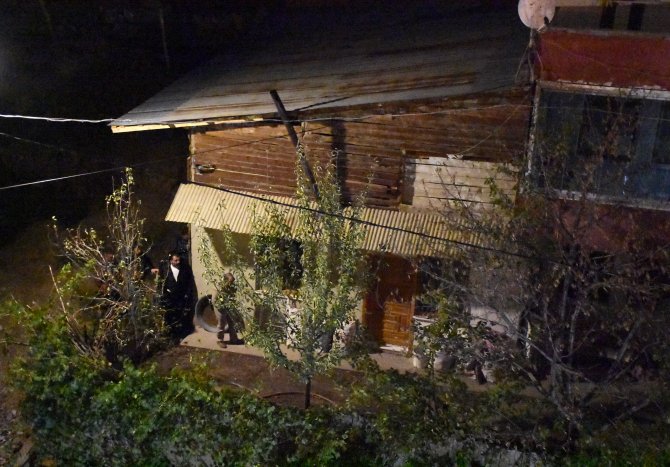 Gümüşhane'de babanın 3 oğlunu silahla yaralaması