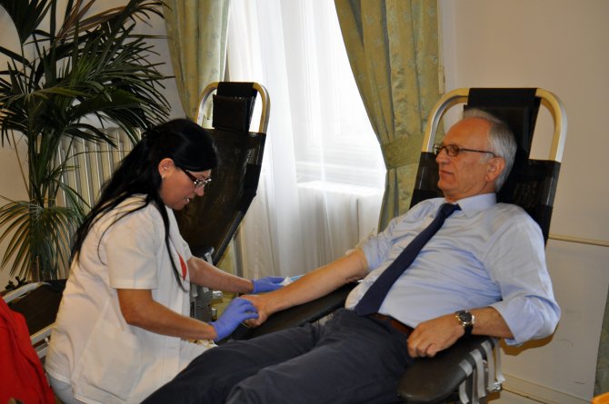 Macaristan YEE'den kan bağışı kampanyası