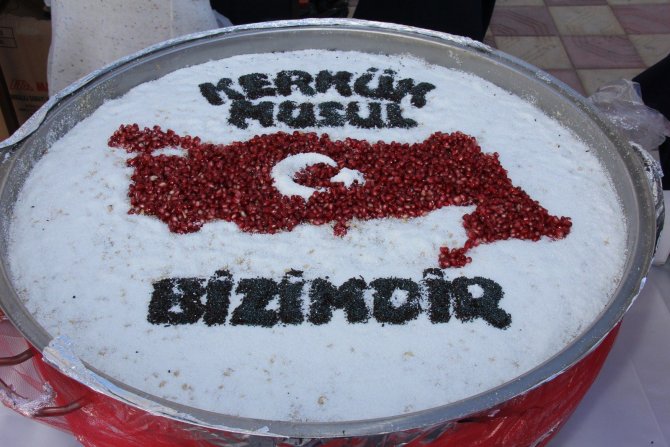 Sarıkaya'da aşure dağıtıldı