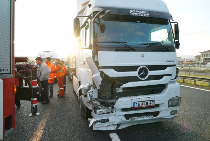 Bolu'da tır otomobile çarptı: 1 ölü, 3 yaralı
