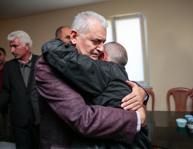 Başbakan Yıldırım'dan Palandöken'in babasına taziye ziyareti
