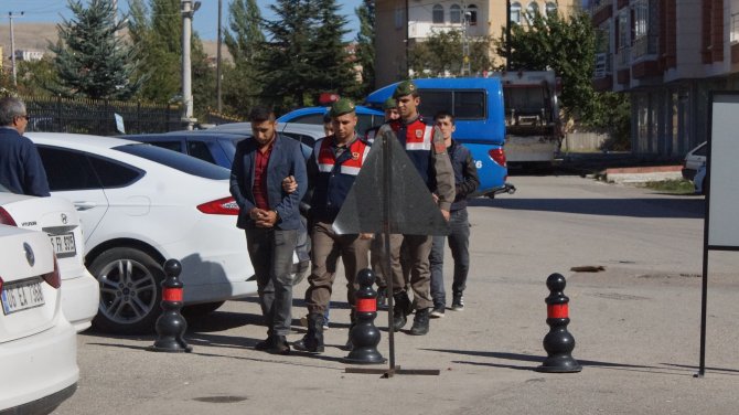 Çubuk'ta hırsızlık yaparken yakalanan 2 kişi tutuklandı