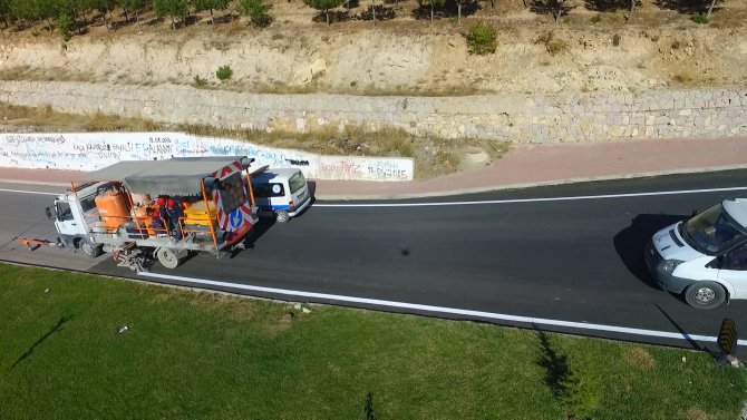 Beyşehir'de asfaltlanan caddelerde çizgi çalışması