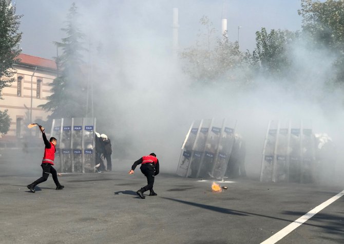 Üniversitelerin güvenlik görevlilerine "Toplumsal olaylara müdahale eğitimi"