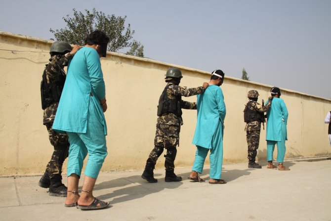 Afganistan'da intihar saldırısı önlendi