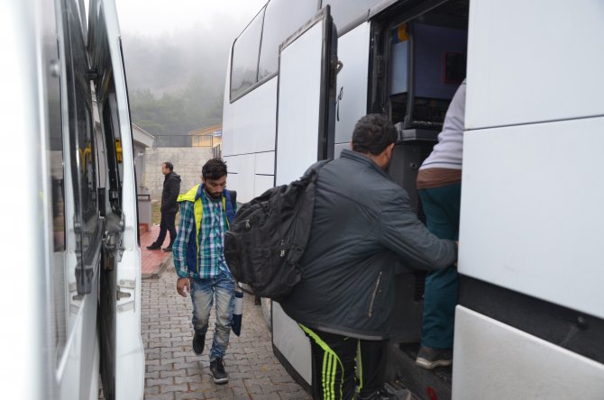 Kaza yapan otobüste 127 kaçak yakalanması