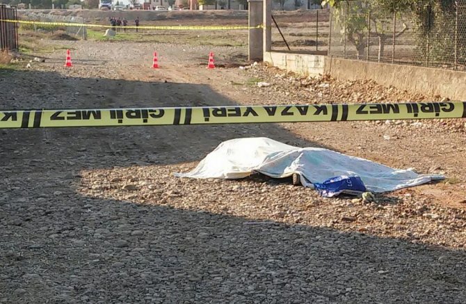 Adana'da trafik kazası: 2 ölü