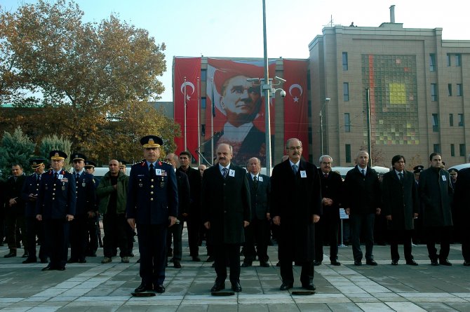 Büyük Önder Atatürk'ü anıyoruz