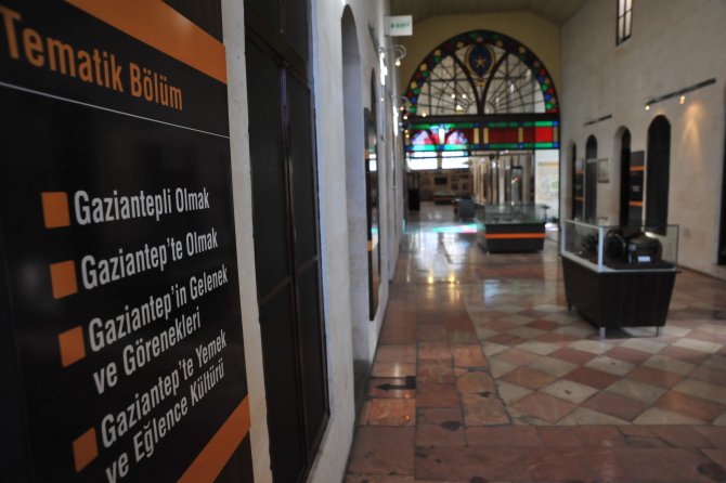 Turistlere rehber olan müze "Bayazhan"