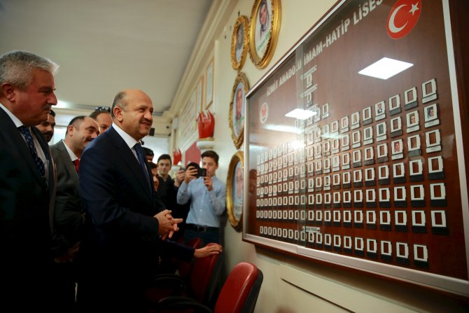 Başbakan Yardımcısı Işık'tan mezun olduğu okula ziyaret