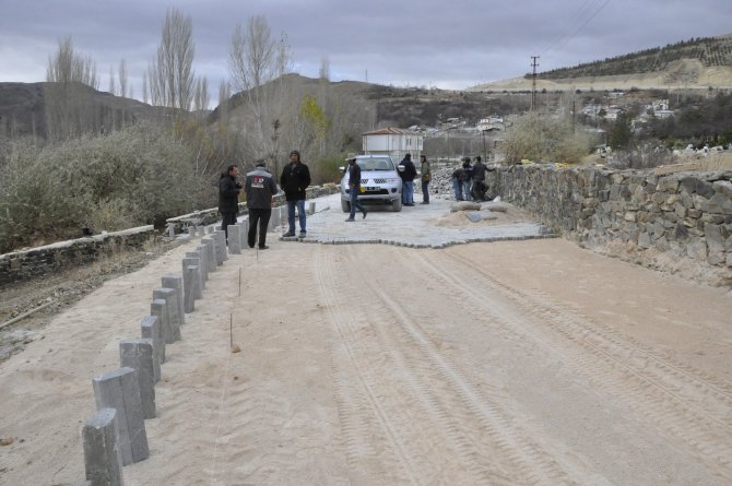 Gürün'de yol çalışmaları