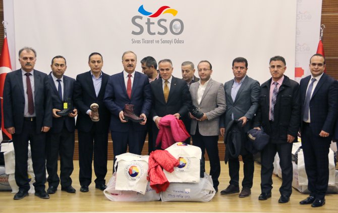 TSO'dan öğrencilere kaban ve ayakkabı yardımı