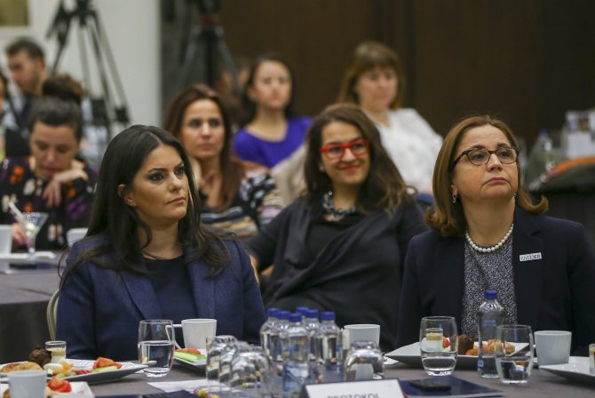 DÜZELTME- "Milli istihdam seferberliğinin 2. fazı başlıyor" başlıklı haberimizin spot, 1. ve 10. paragrafında geçen "15 yılın sonrasında" ibaresi "15 Temmuz sonrasında" olarak düzeltilmiştir.Haberimizi düzelterek yeniden yay