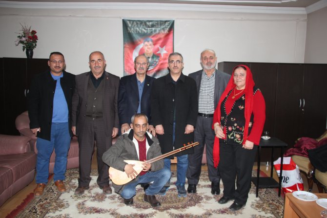 Halk ozanları engelliler için sahne aldı