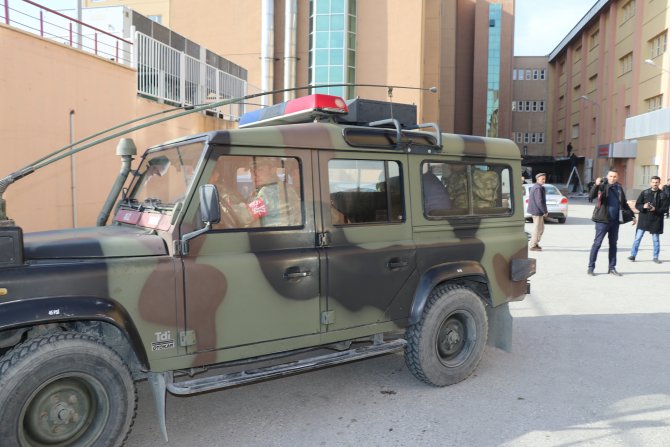 GÜNCELLEME 2 - Bir askerin kediye işkence yaptığı iddiası