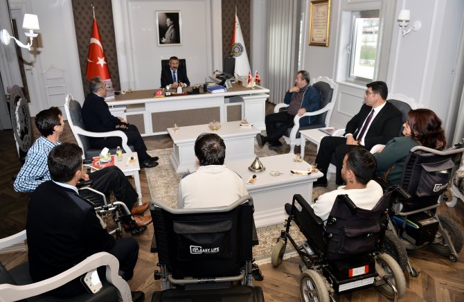 Engellilerden Eskişehir Emniyet Müdürü Dinç'e teşekkür