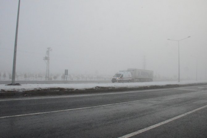 Ağrı'da trafik kazası: 3 ölü, 11 yaralı