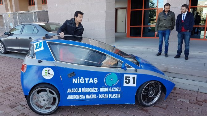 Üniversite öğrencilerinin geliştirdiği elektrik otomobil tanıtıldı