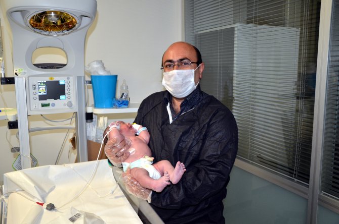 Kahramanmaraş'ta yeni yılın ilk bebeği "Emine Sümeyye" oldu