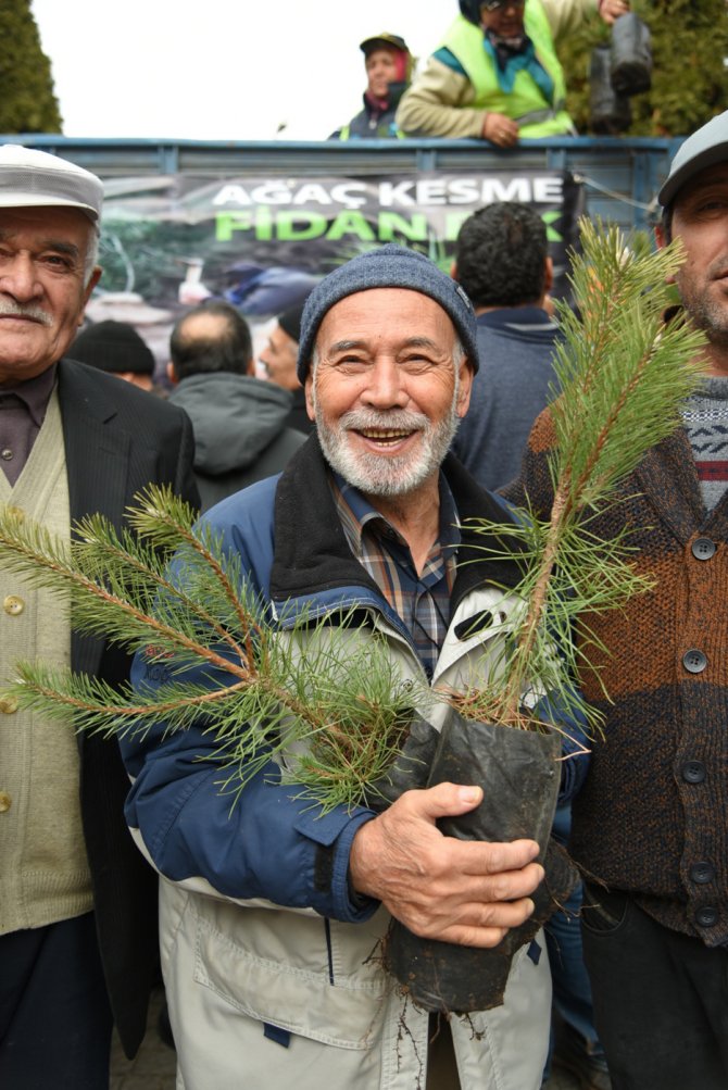 Yılbaşı dolayısıyla 500 bin fidan ücretsiz dağıtıldı