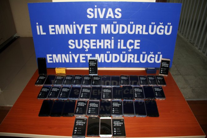 Sivas'ta kaçak telefon operasyonu