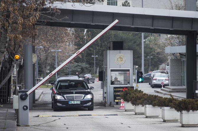 İran'ın Ankara Büyükelçisi Fard, Dışişleri Bakanlığından ayrıldı