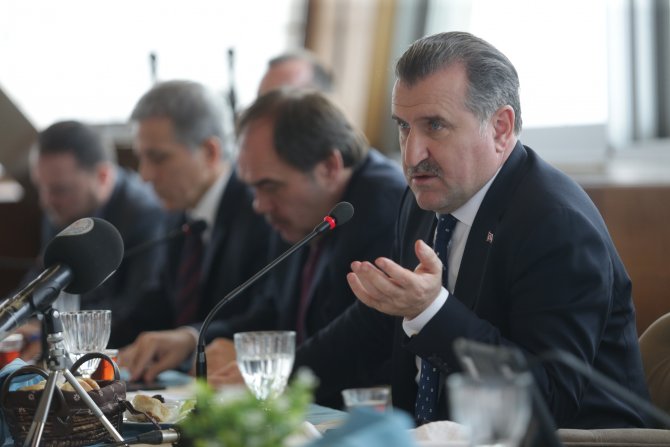 Bakan Bak, kulüp yöneticilerini kabul etti