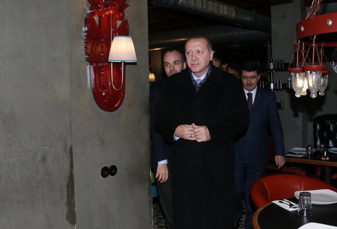Cumhurbaşkanı Erdoğan, İstanbul'da çorbacıya gitti