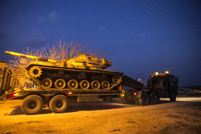 Suriye sınırına tank sevkıyatı