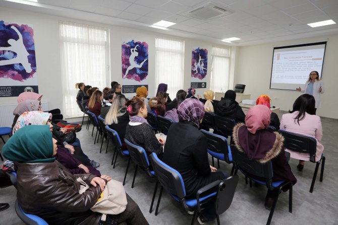 Yenimahalle'de vatandaşlara ilk yardım eğitimi