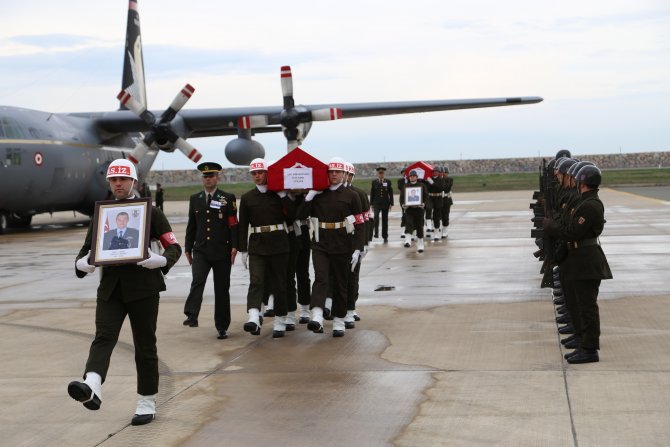 Şehit askerlerin cenazeleri memleketlerinde