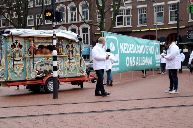 Hollanda'da ırkçı lider Wilders'den İslam karşıtı gösteri