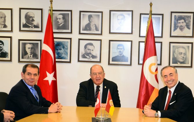 Galatasaray'da yönetim devir teslimi yapıldı