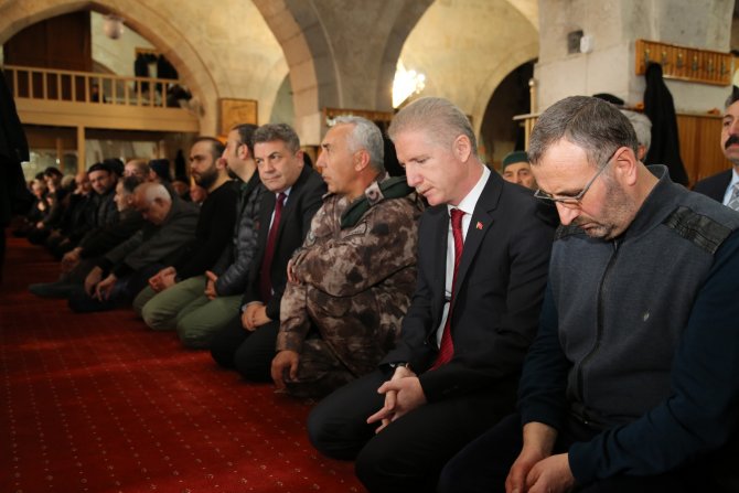 Şehit polis memuru için mevlit