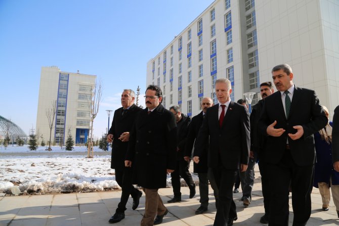 Sivas'ta 3 bin kişilik öğrenci yurdu hizmete girdi