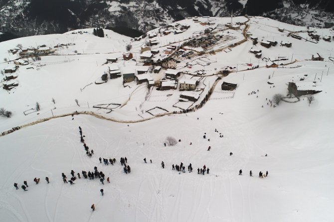 Rize'de "lazboard"lu kayak şenliği