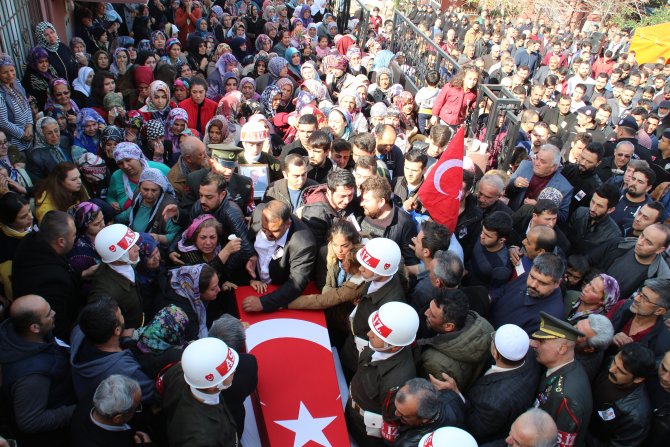 Şehitlerimizi uğurluyoruz