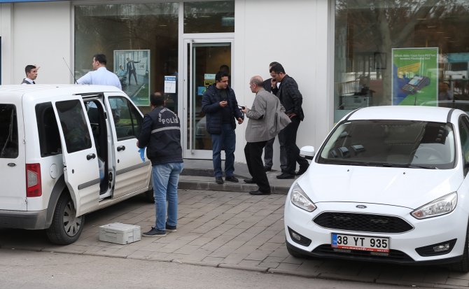Kayseri'de banka şubesinde silahlı soygun