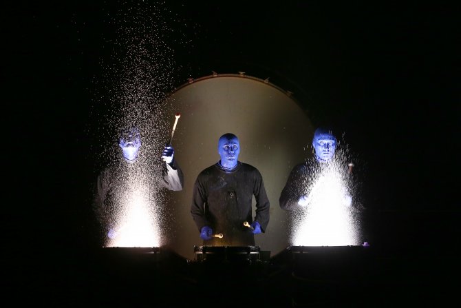 "Blue Man Group" Zorlu PSM'de sahne aldı