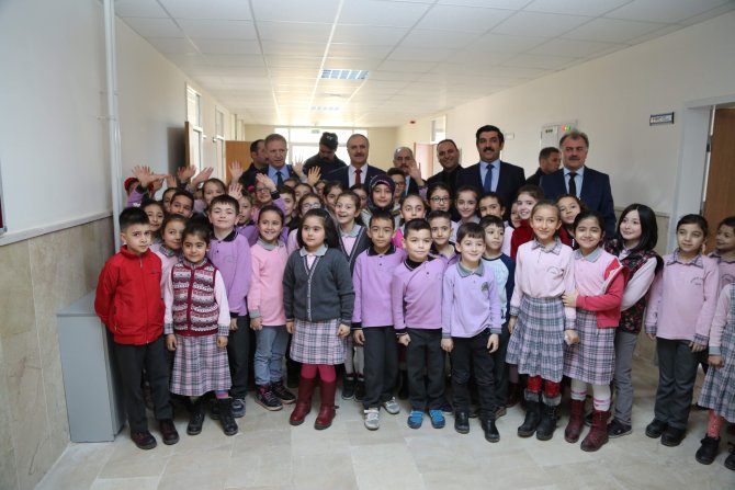 Vali Gül, Muhsin Yazıcıoğlu İlkokulu'nu ziyaret etti