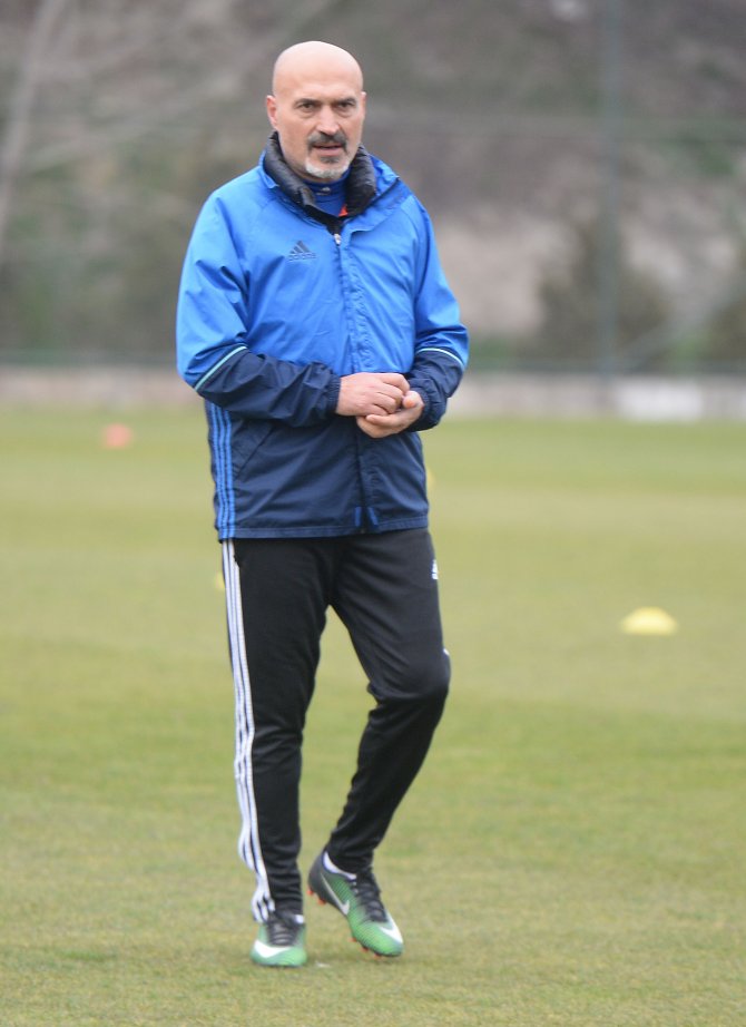 Karabükspor ilk deplasman galibiyetini almak istiyor