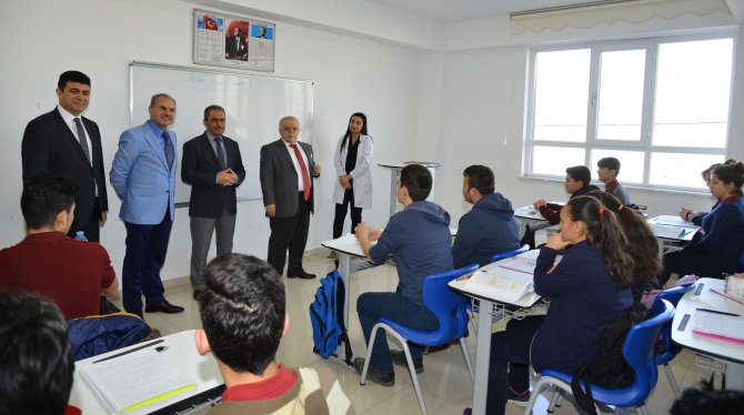 Vali Şentürk'ten Mesleki ve Teknik Anadolu Lisesine ziyaret