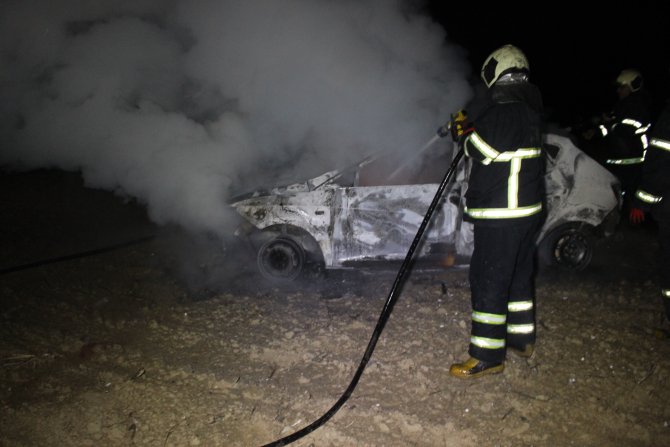 Adana'da araç yangını