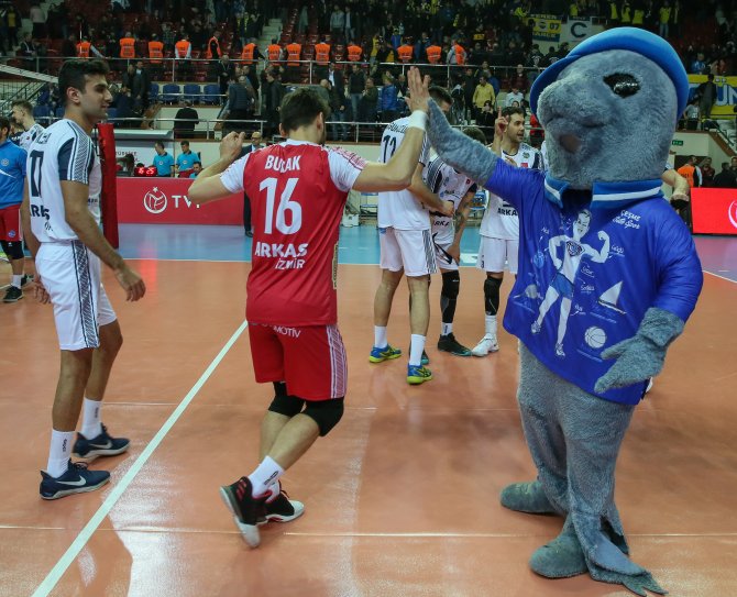 Voleybol: Efeler Ligi